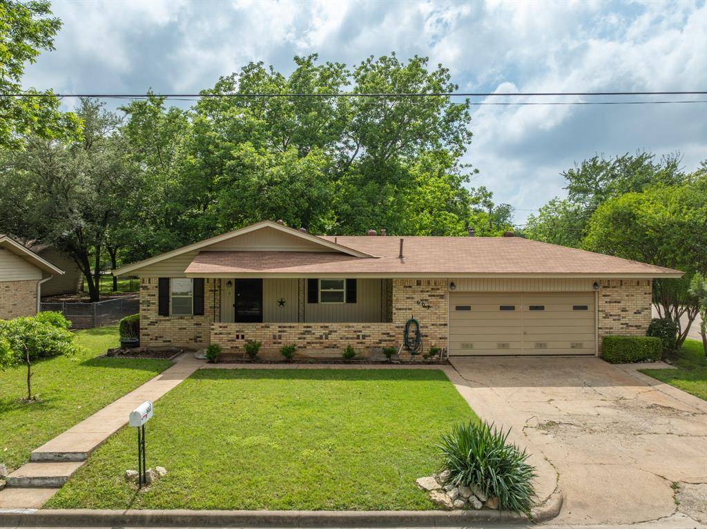 Clifton, TX 76634,603 S Avenue M