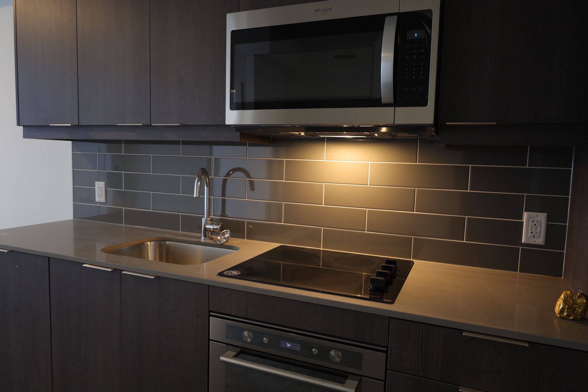 Toronto C15, ON M2J 1M1,36 Forest Manor RD #1201