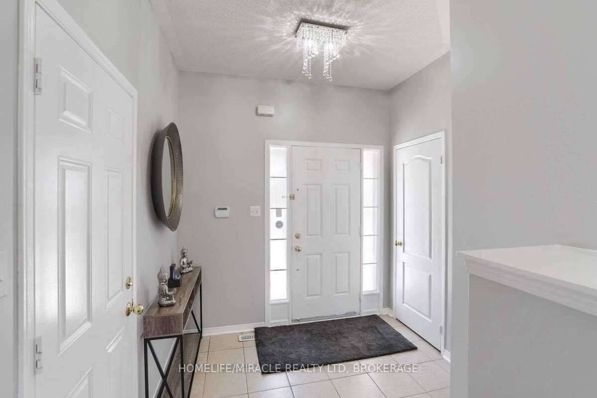 Brampton, ON L7A 0K6,120 Bushmill CIR
