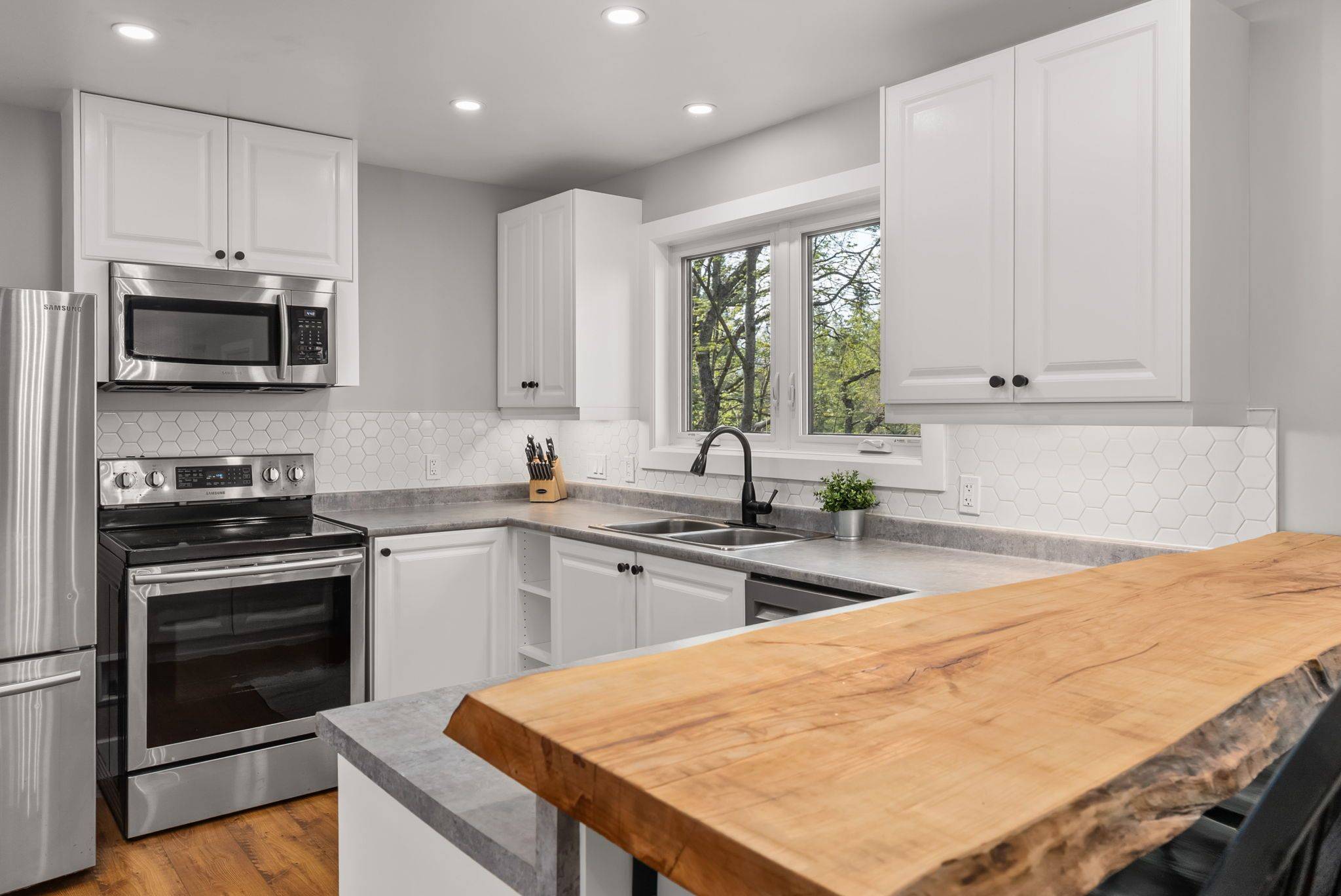 1205 Old Muskoka RD, Huntsville, ON P0B 1M0