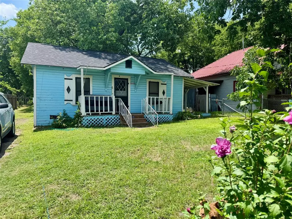 Grand Saline, TX 75140,305 N Washington Street