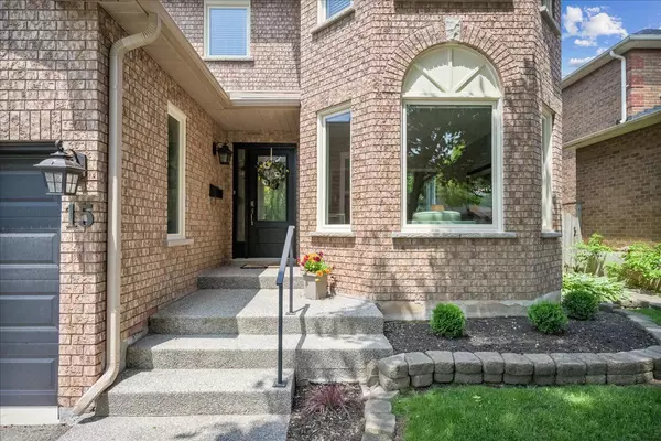 Oakville, ON L6H 1G3,15 Culham ST