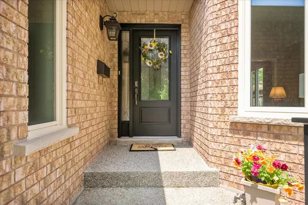 Oakville, ON L6H 1G3,15 Culham ST