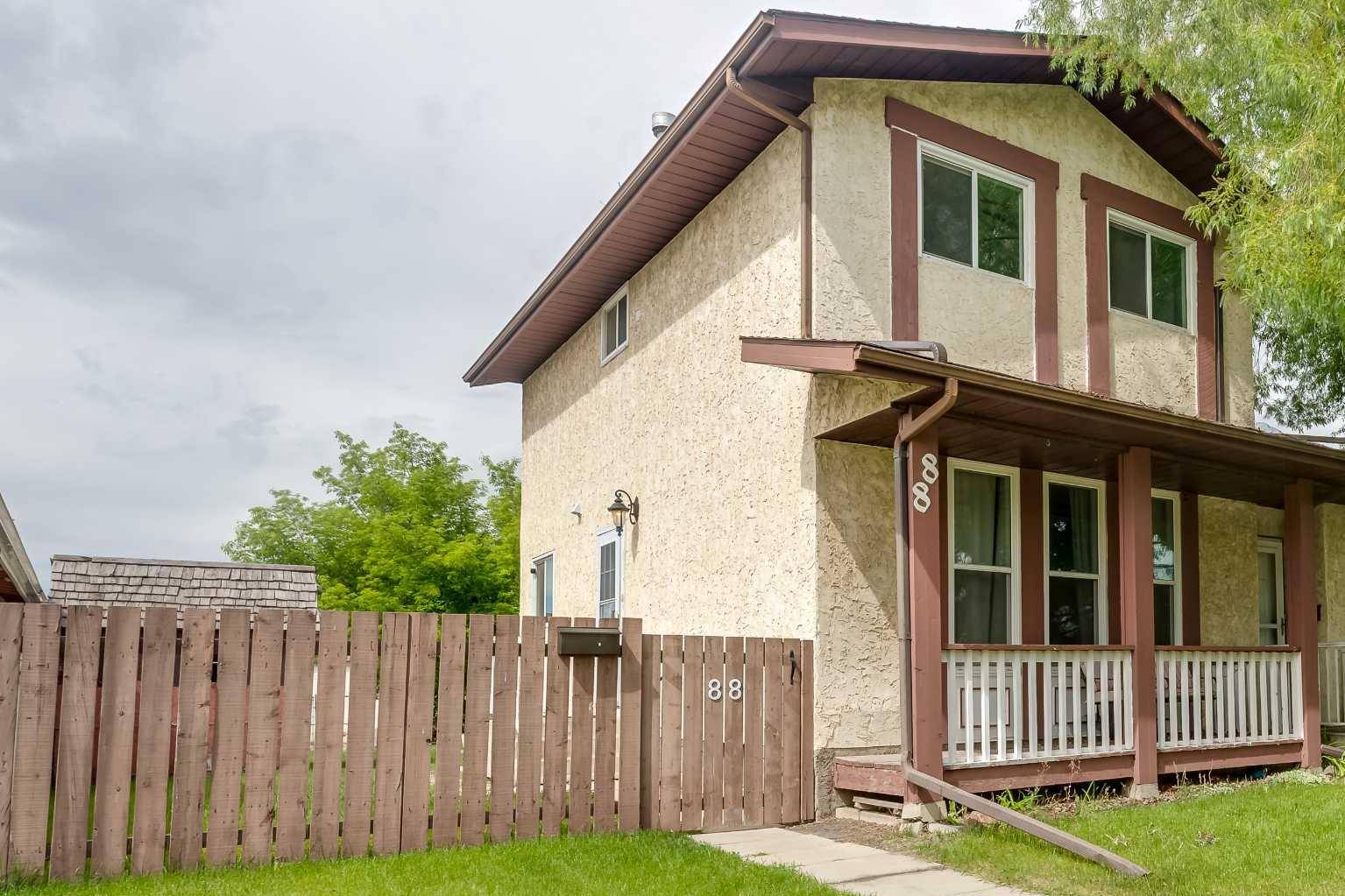 88 Cornett DR,  Red Deer,  AB T4P 2G8