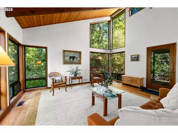 Portland, OR 97221,3820 SW SCHOLLS FERRY RD