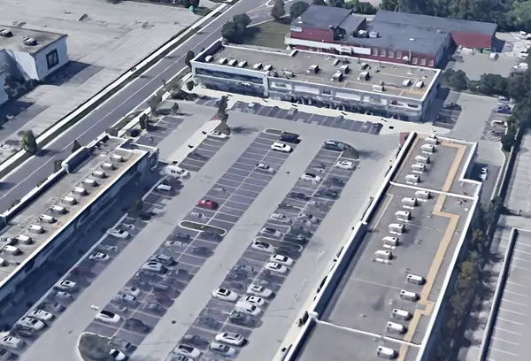 Toronto C13, ON M3B 0A7,16 Mallard RD #A209