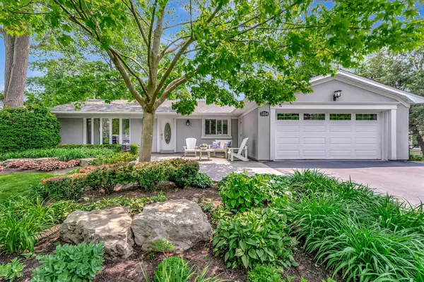 Oakville, ON L6L 1K7,1554 VENETIA DR