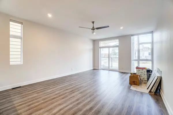 Tunneys Pasture And Ottawa West, ON K1Y 0M7,9 Gilchrist AVE #1