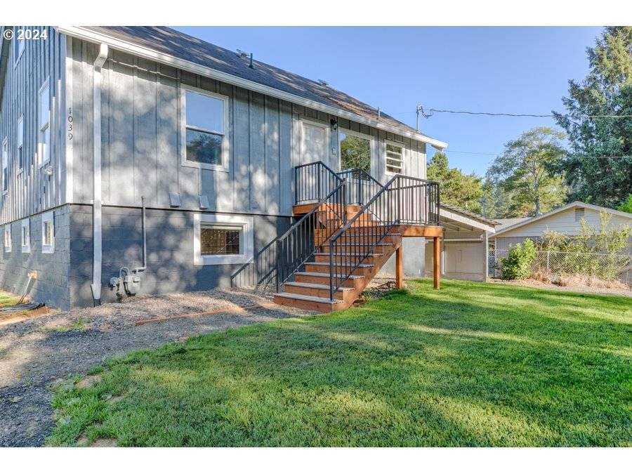 Newport, OR 97365,1039 1041 NE GRANT ST