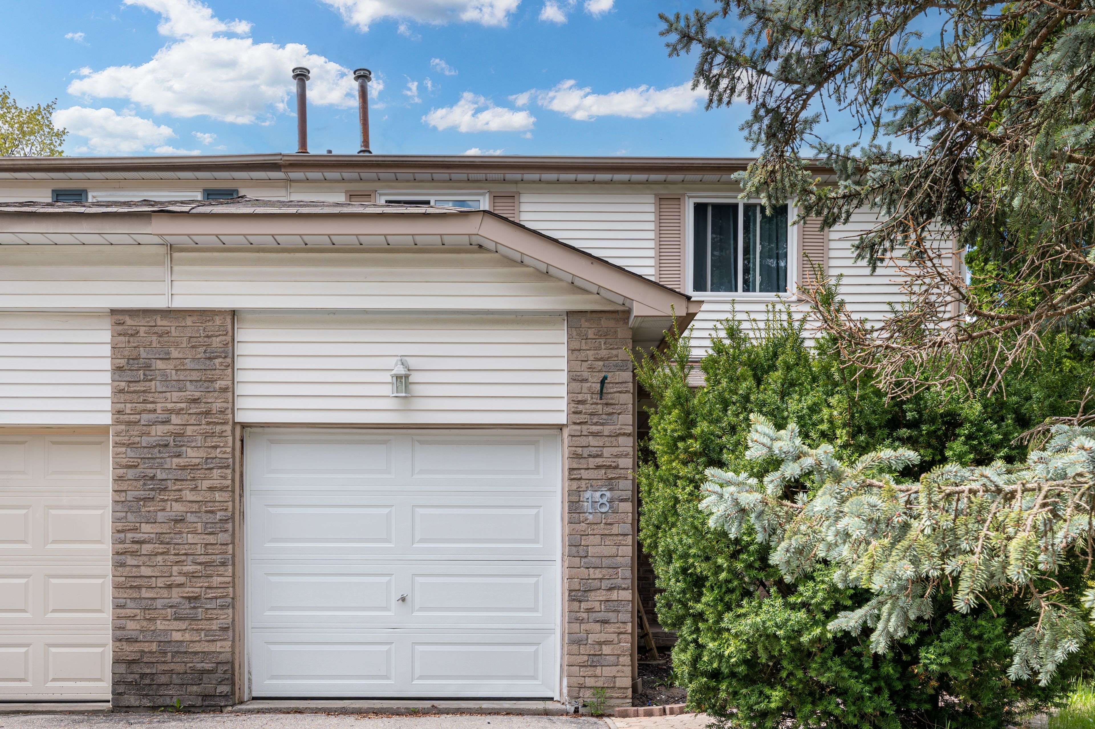 Whitby, ON L1P 1C4,18 Goodfellow ST