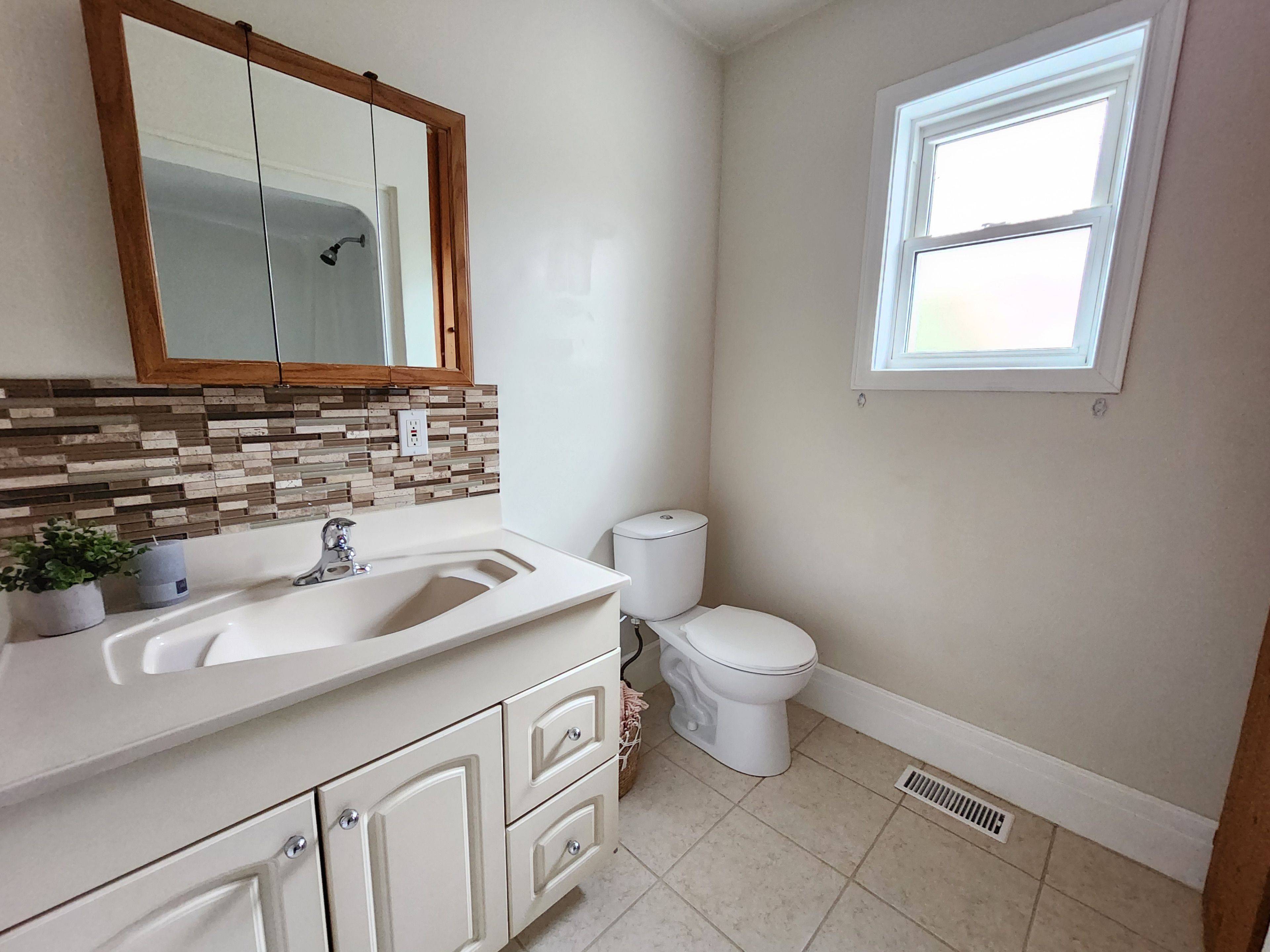 South Glengarry, ON K0C 1N0,14 OAK ST
