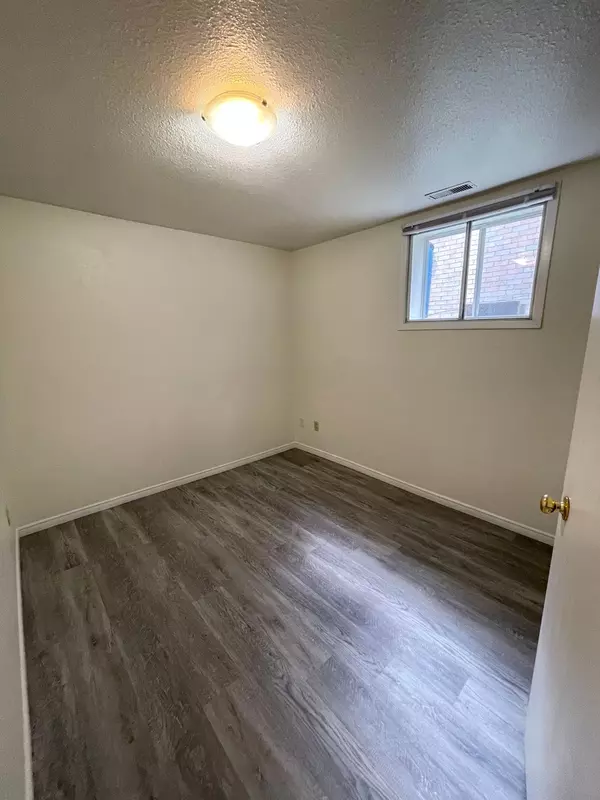 Guelph, ON N1G 3N9,129 KORTRIGHT DR W #B