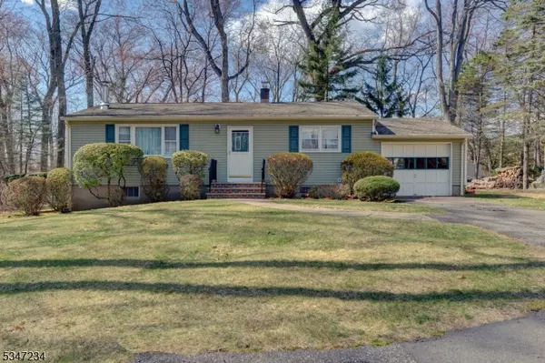 160 Jerome Ave, Paramus Boro, NJ 07652