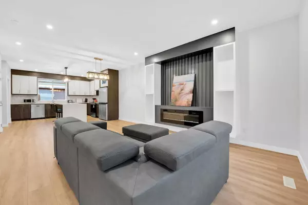 214 99 AVE SE, Calgary, AB T2J 0J1