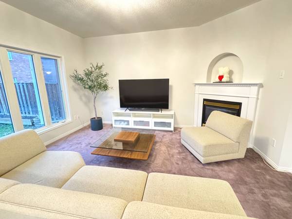 25 Saffron ST, Markham, ON L6E 1L7