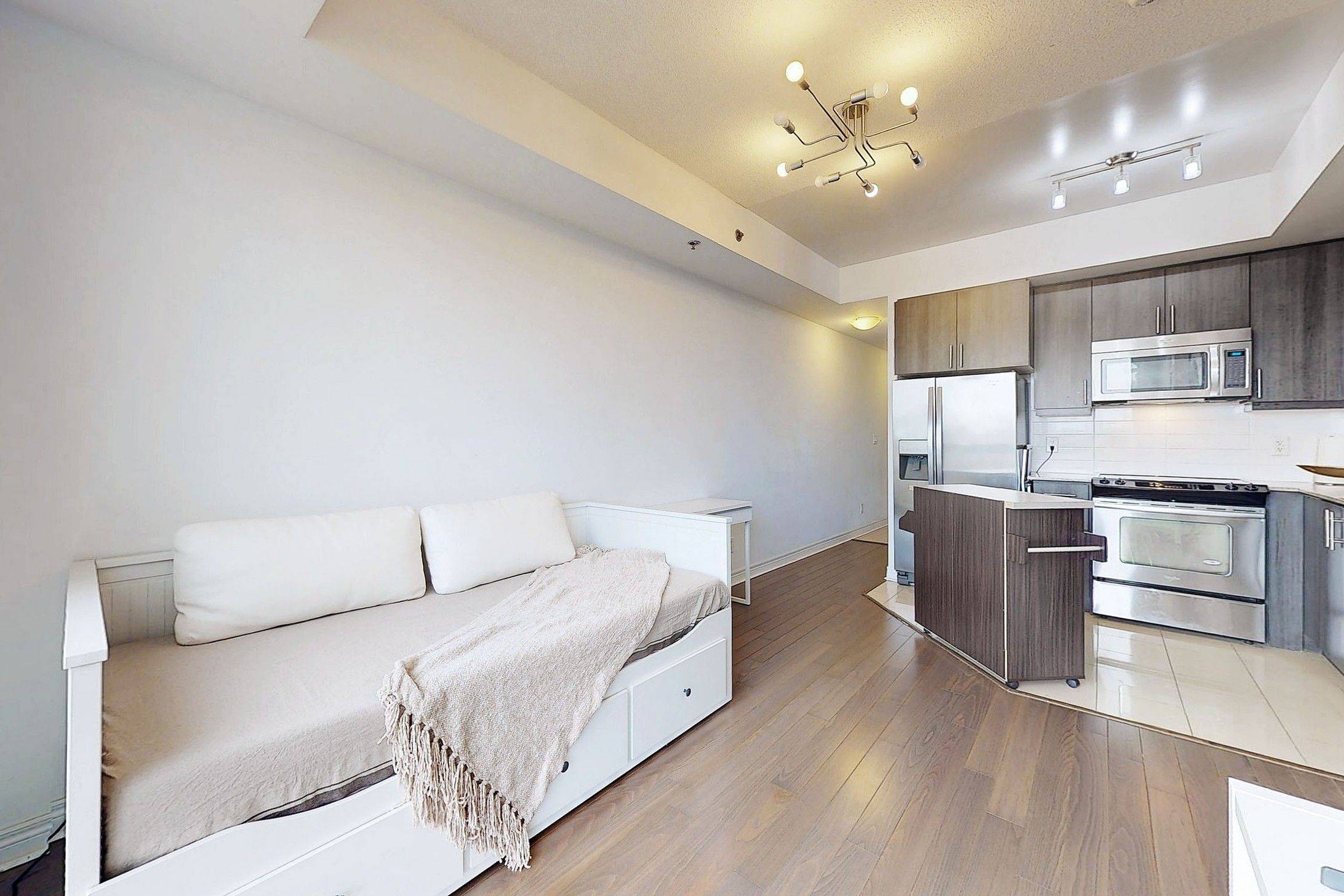 Toronto C15, ON M2K 0E2,2756 Old Leslie ST #808