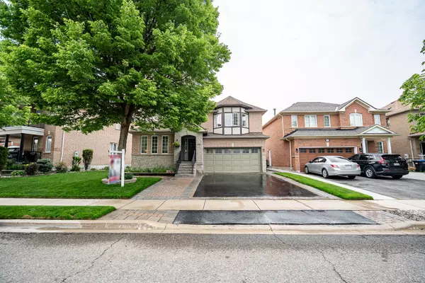 54 Woodvalley DR, Brampton, ON L7A 1Z3