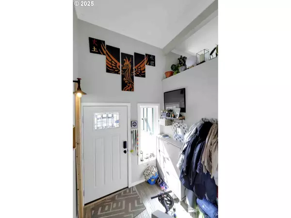 Springfield, OR 97477,957 PRESCOTT LN