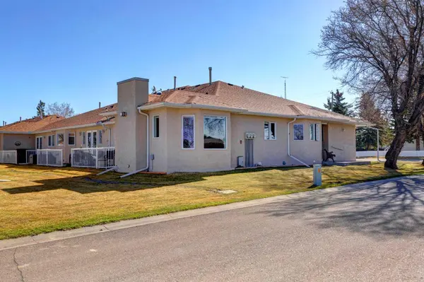 Vulcan, AB T0L 2B0,722 Centre ST