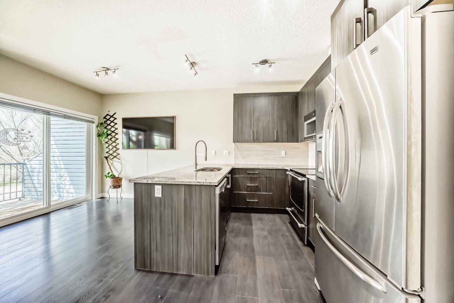 Airdrie, AB T4A0T3,2802 Kings Heights Gate Southeast #150