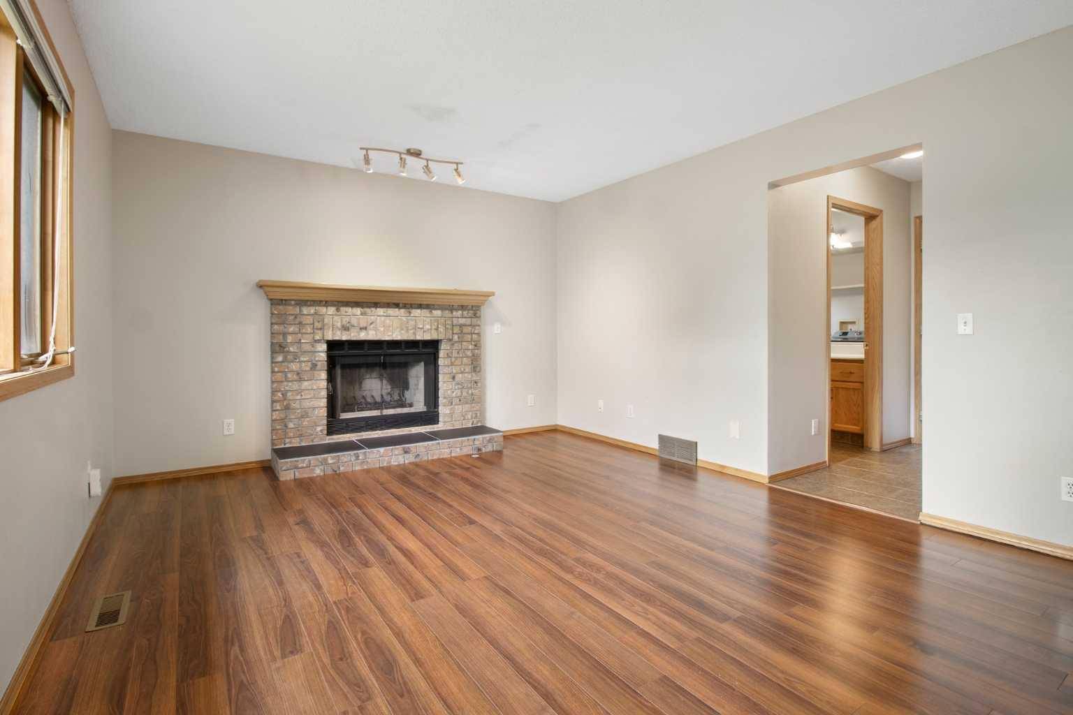 Calgary, AB T3G 3R3,364 Hawkland CIR Northwest
