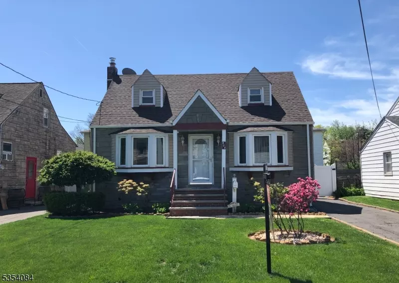 427 Miltonia St, Linden City, NJ 07036
