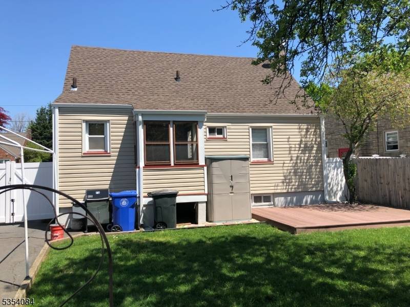 Linden City, NJ 07036,427 Miltonia St