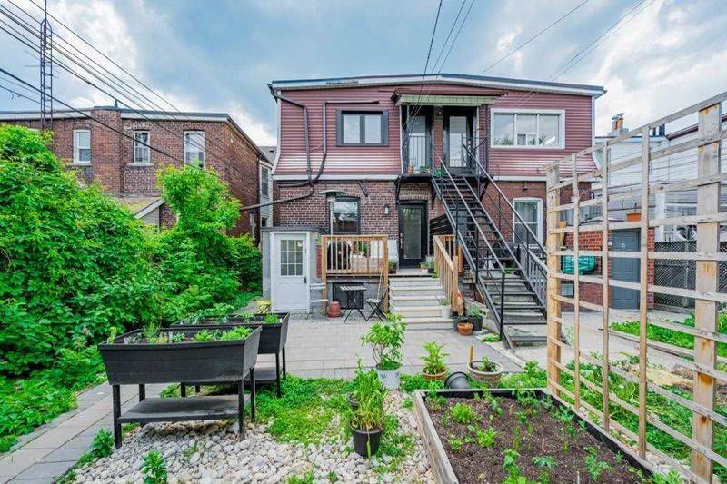 229 Christie ST #Unit #1, Toronto C02, ON M6G 3B5