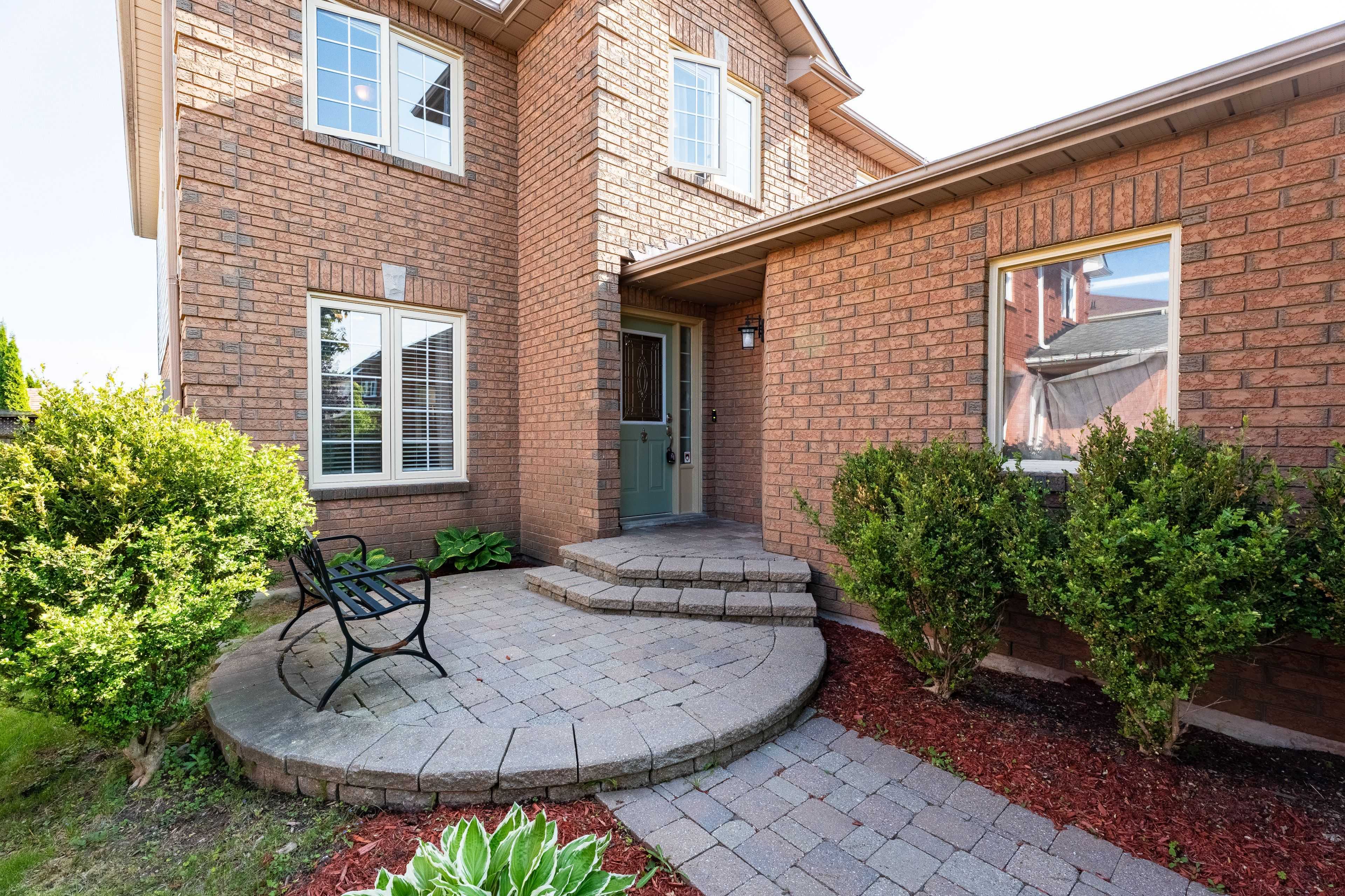 Clarington, ON L1C 4T7,117 Apple Blossom BLVD