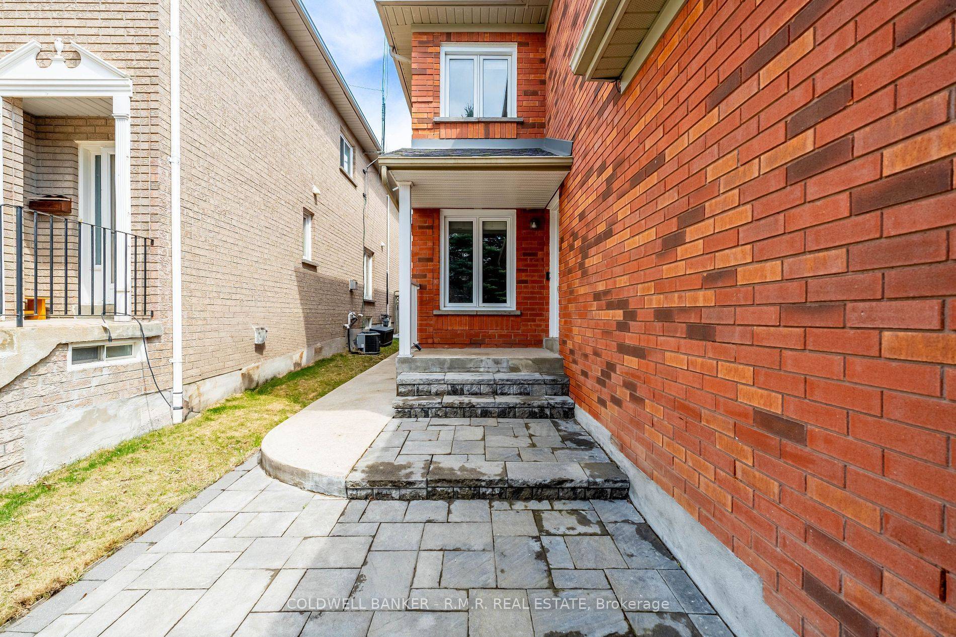 Newmarket, ON L3X 1Z4,38 Widdifield AVE