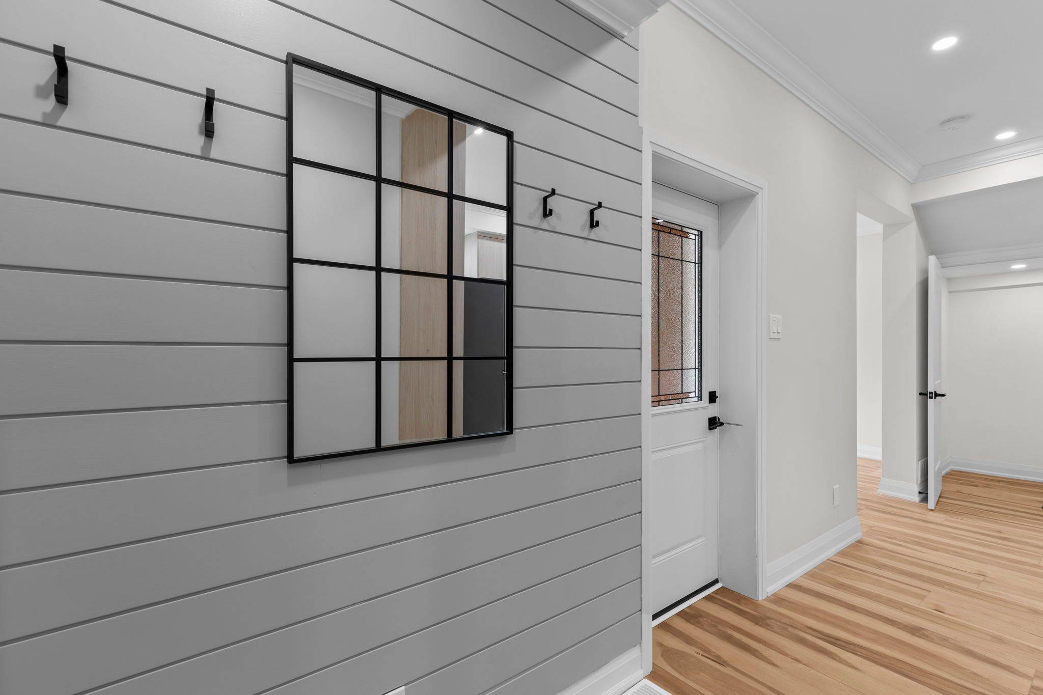 Orillia, ON L3V 5Y3,17 Douglas ST