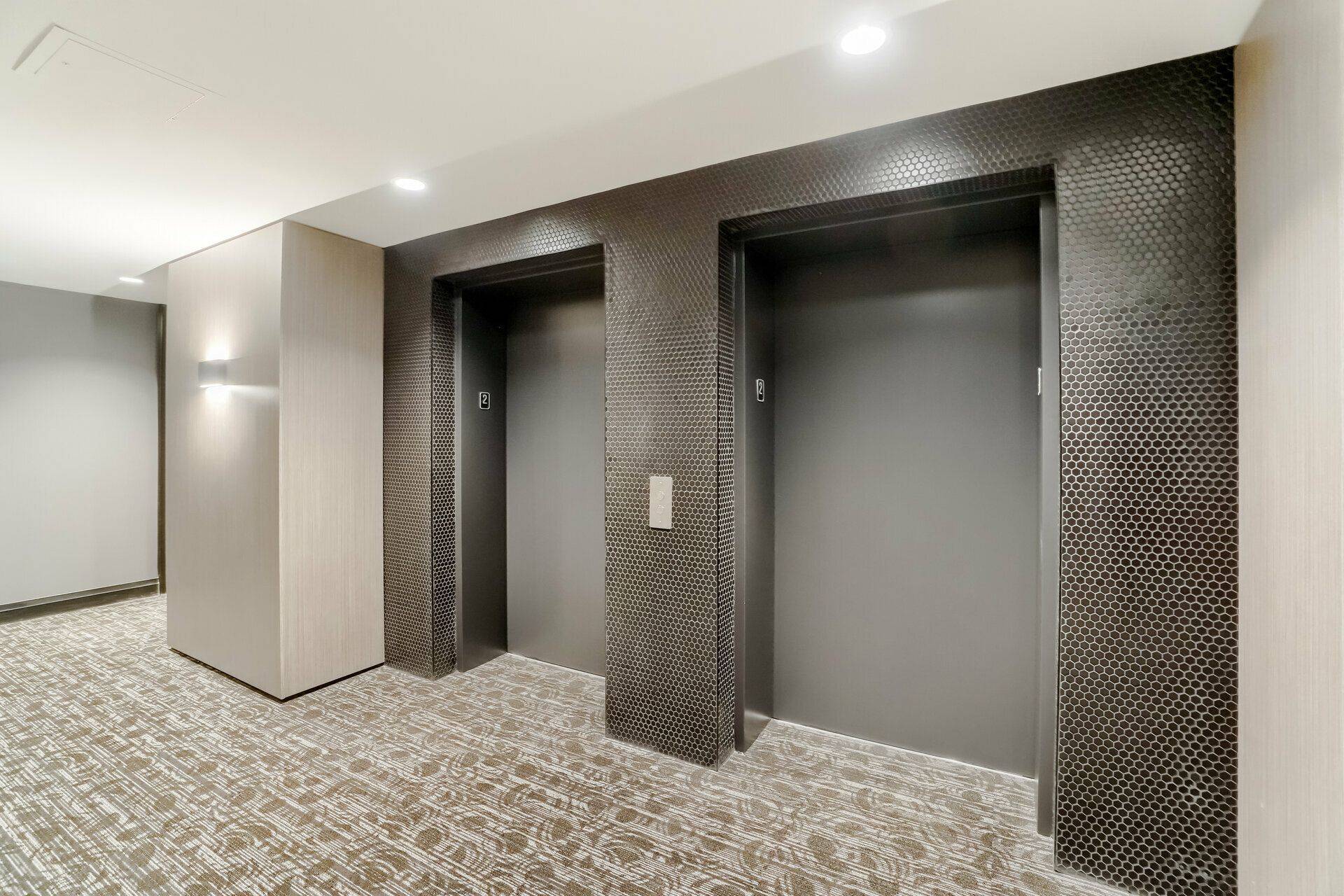Oakville, ON L6N 5N4,95 DUNDAS ST #210