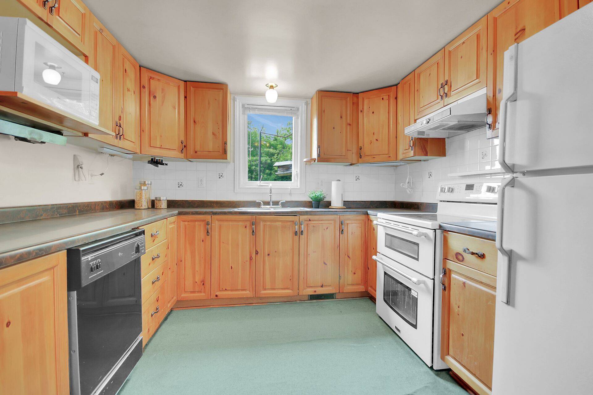 Carp - Huntley Ward, ON K0A 1L0,4240 Carp RD