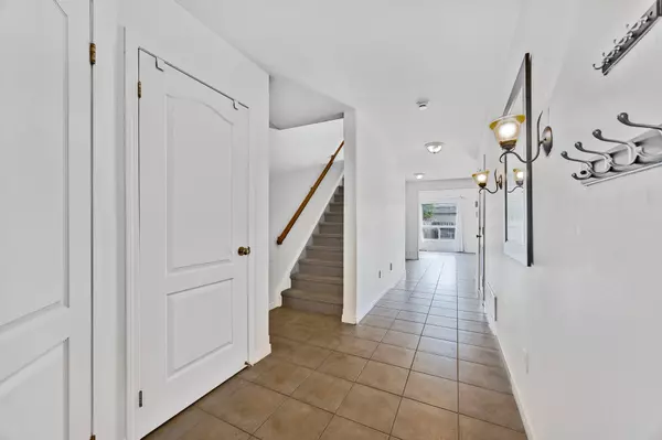 New Tecumseth, ON L9R 0B8,87 Warman ST