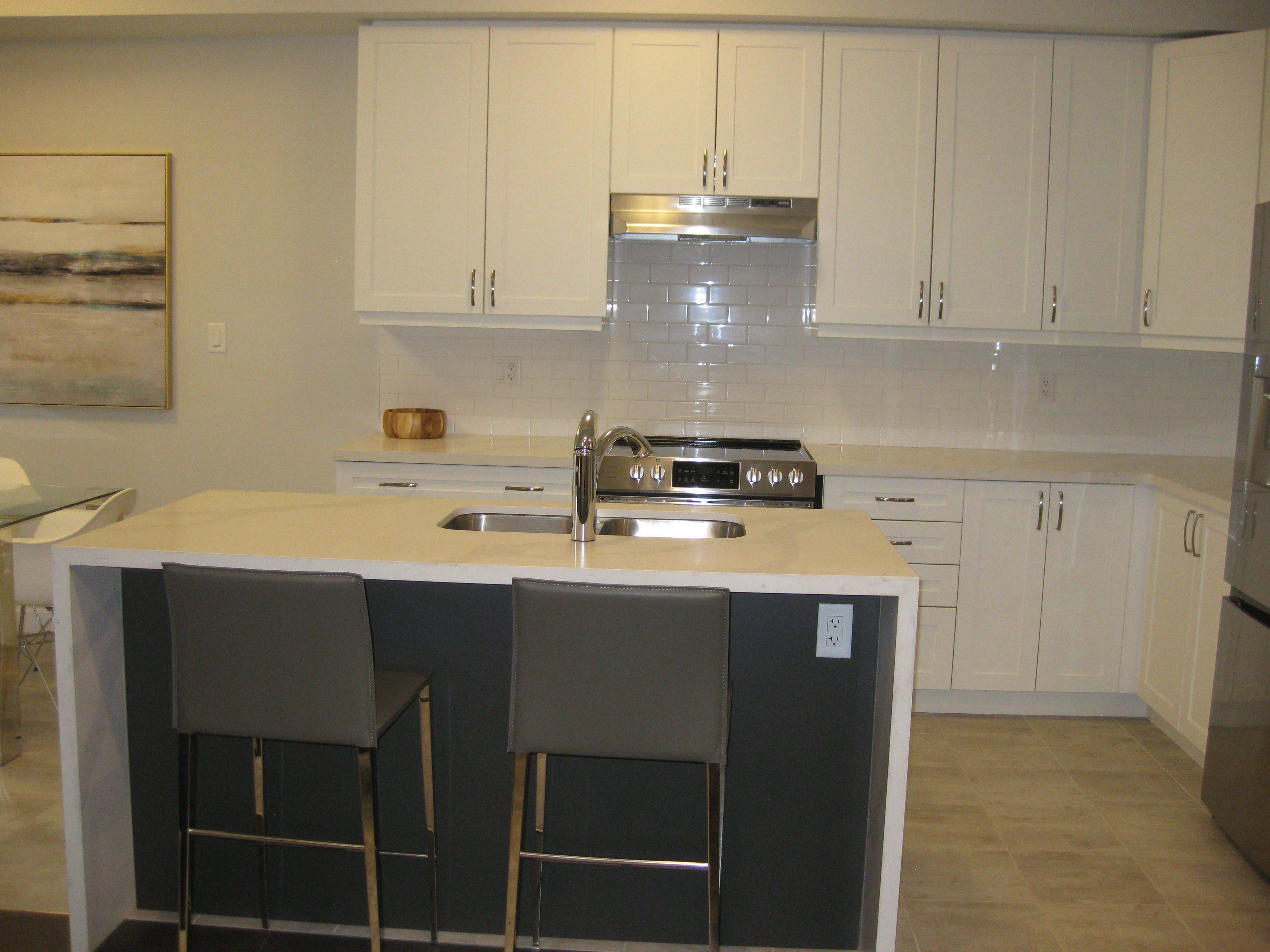 Niagara Falls, ON L2E 0B7,4839 Pettit AVE