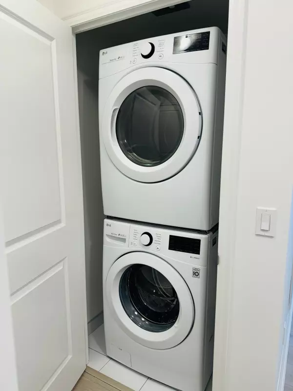 Markham, ON L6G 0G9,10 Rouge Valley DR W #1204A