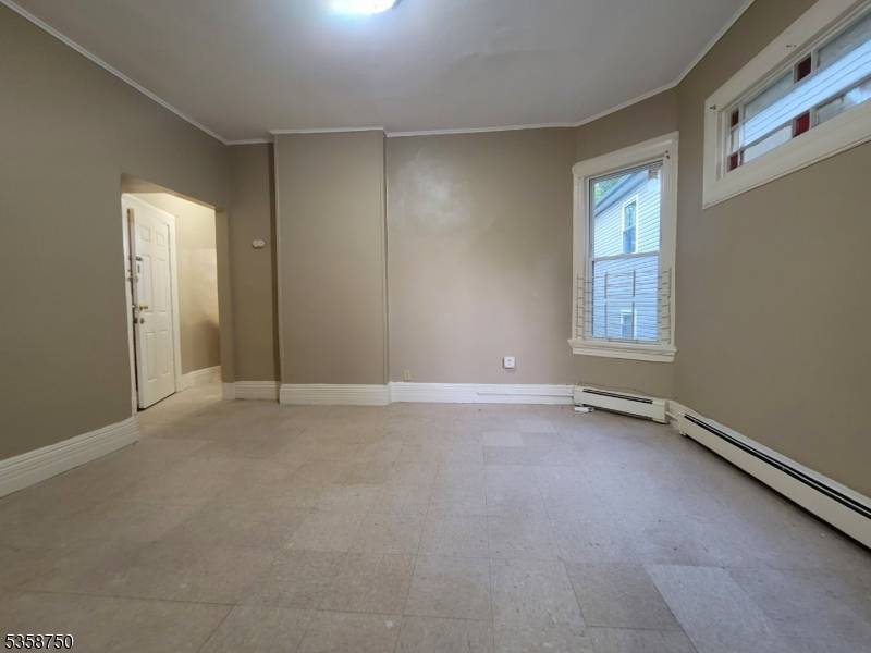 Newark City, NJ 07107,94 S 10Th St