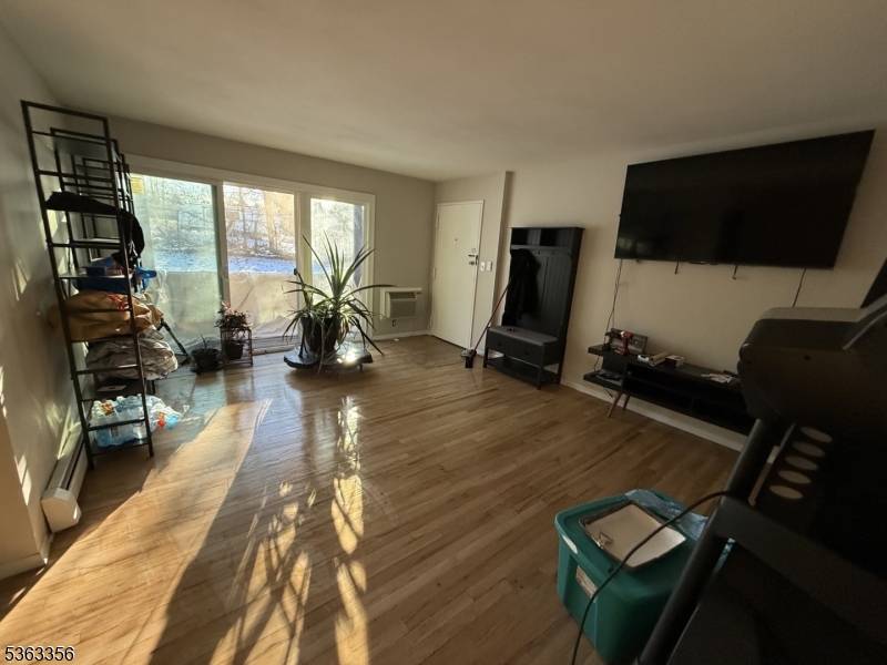 18 Deanna Dr #43, Hillsborough Twp., NJ 08844