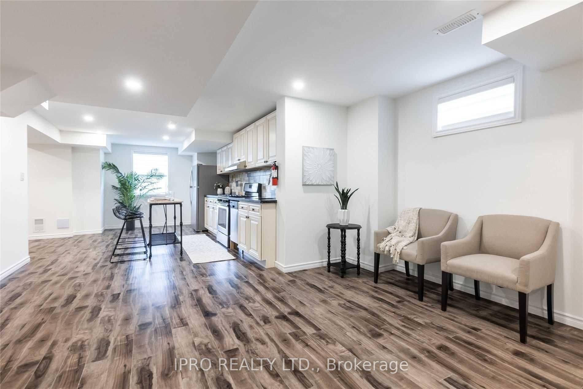 East Gwillimbury, ON L9N 0S3,85 Ben Sinclair AVE #Bsmt