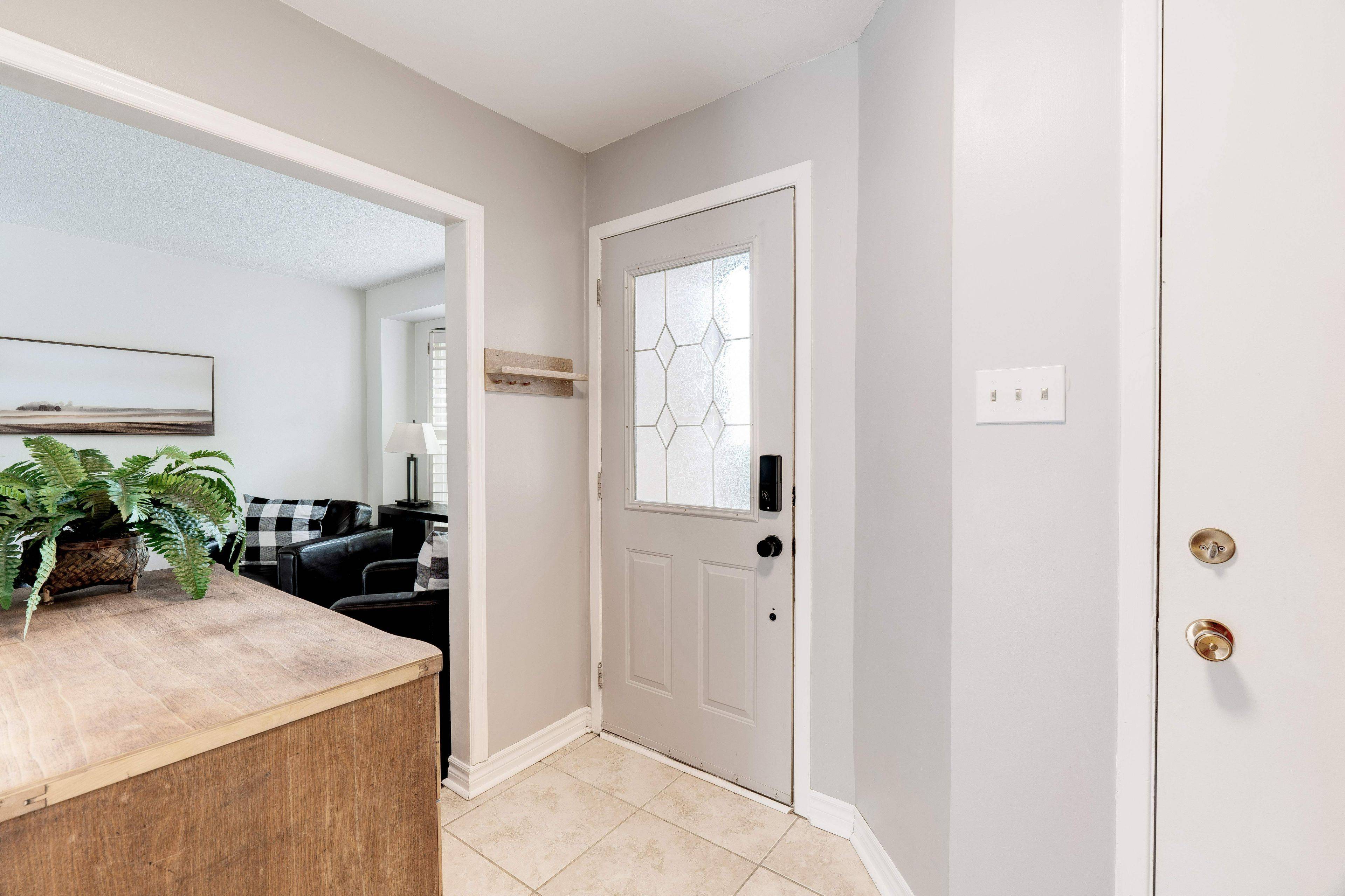 Burlington, ON L7P 4M1,2408 Paula CT