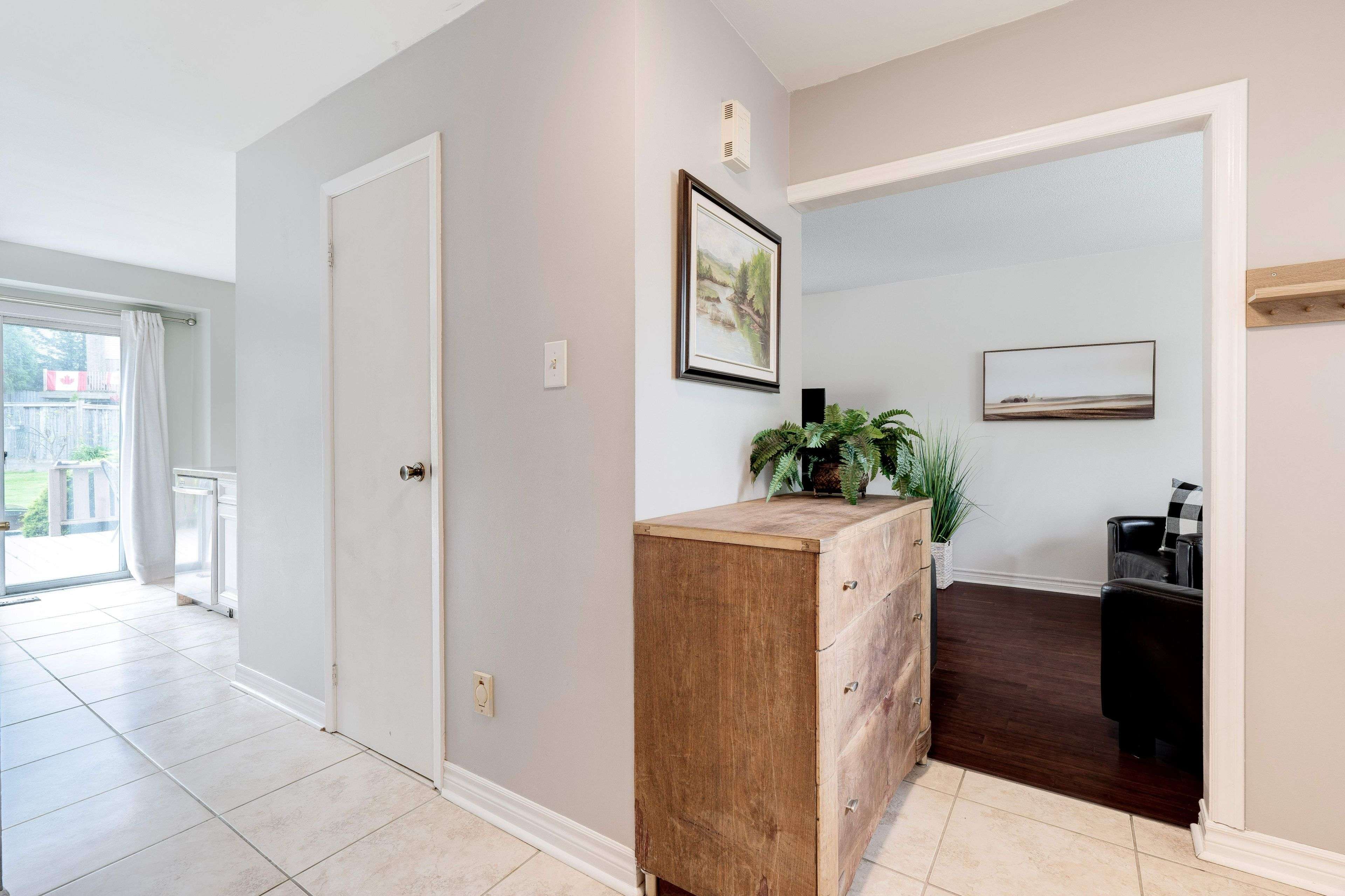 Burlington, ON L7P 4M1,2408 Paula CT