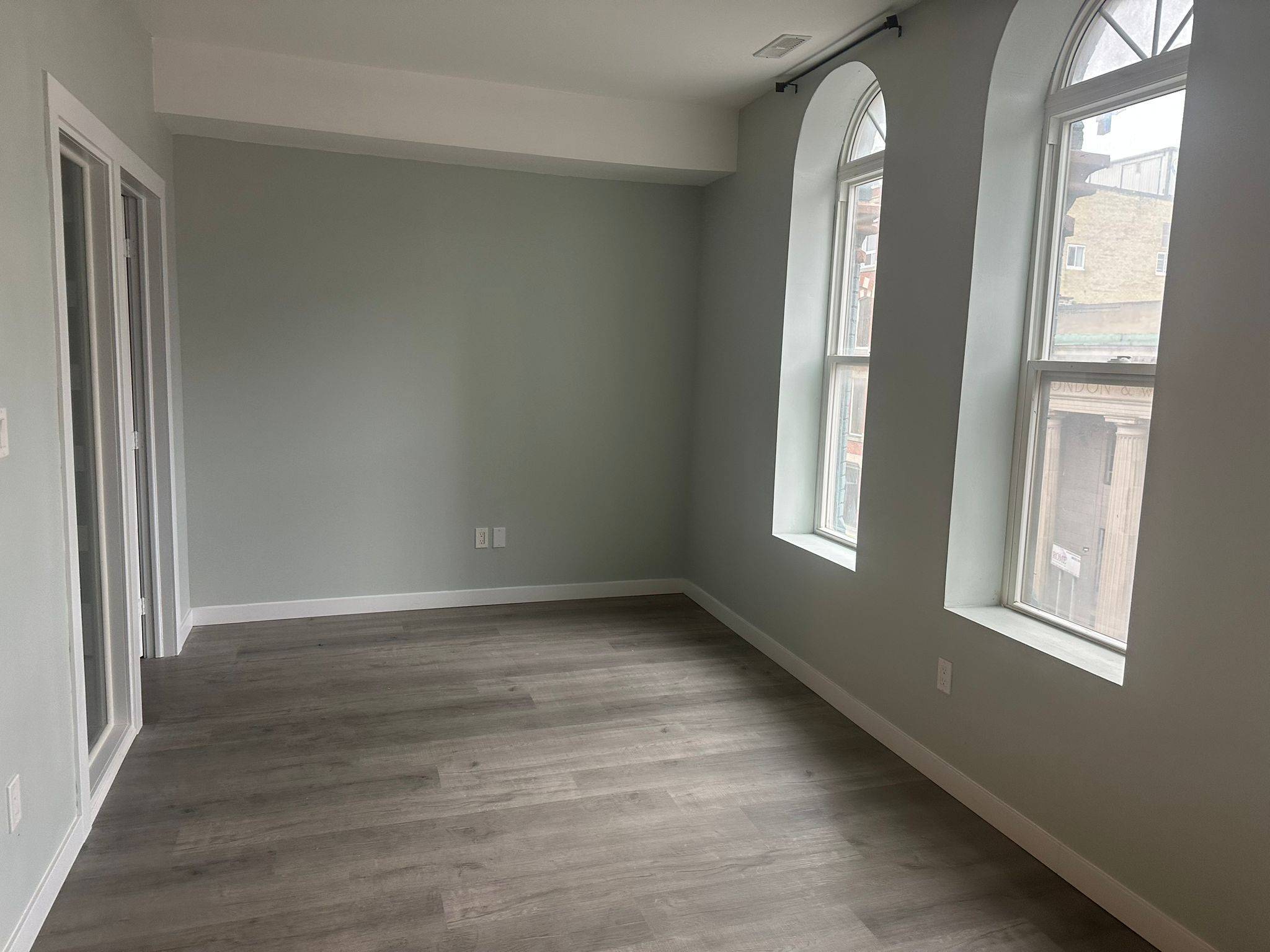 London East, ON N6A 3C3,362 Richmond ST #6