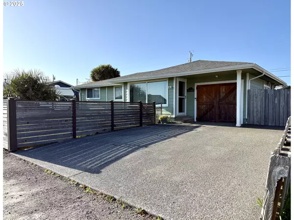 1206 IRIS ST, Brookings, OR 97415