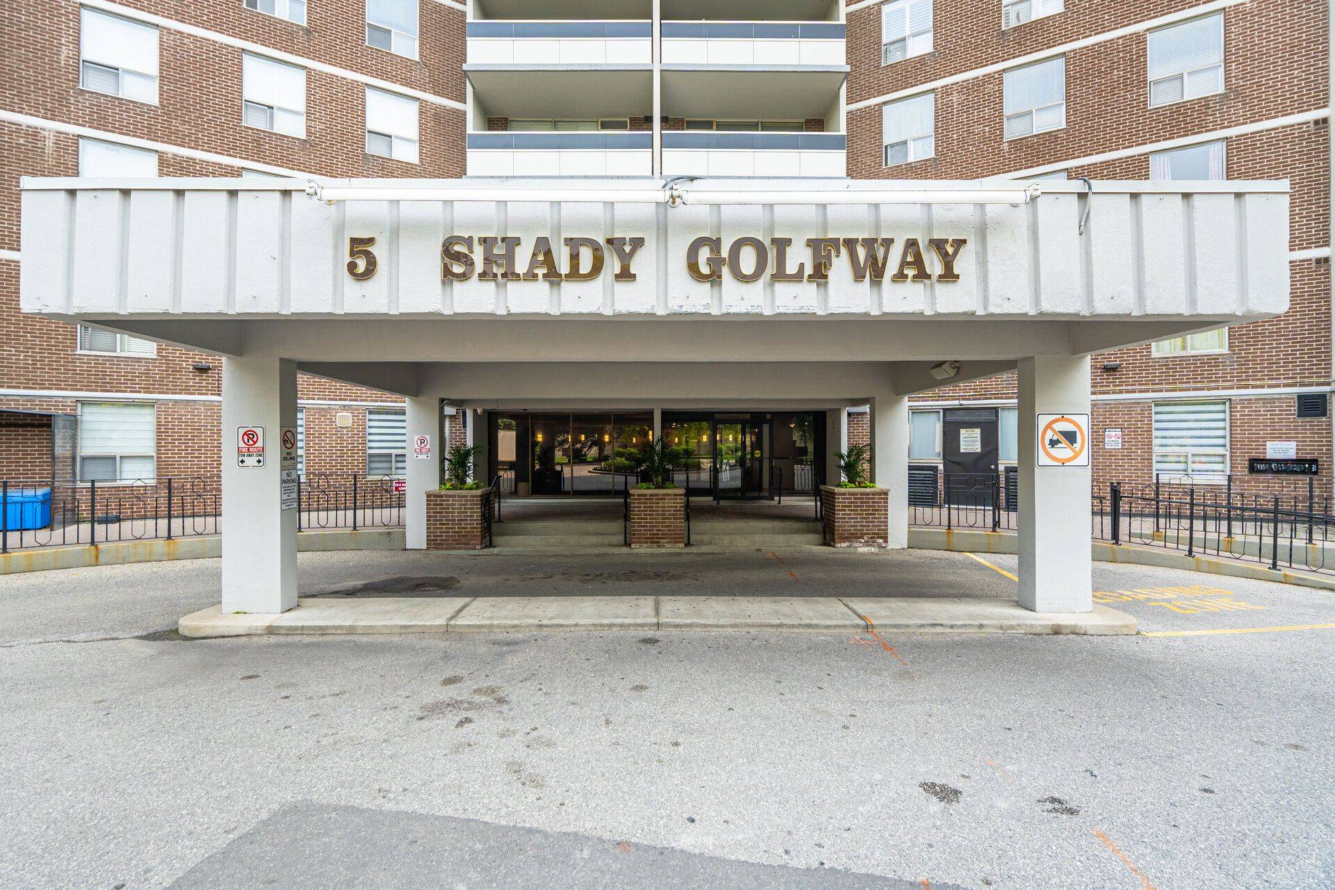 Toronto C11, ON M3C 3A5,5 Shady Golfway #904