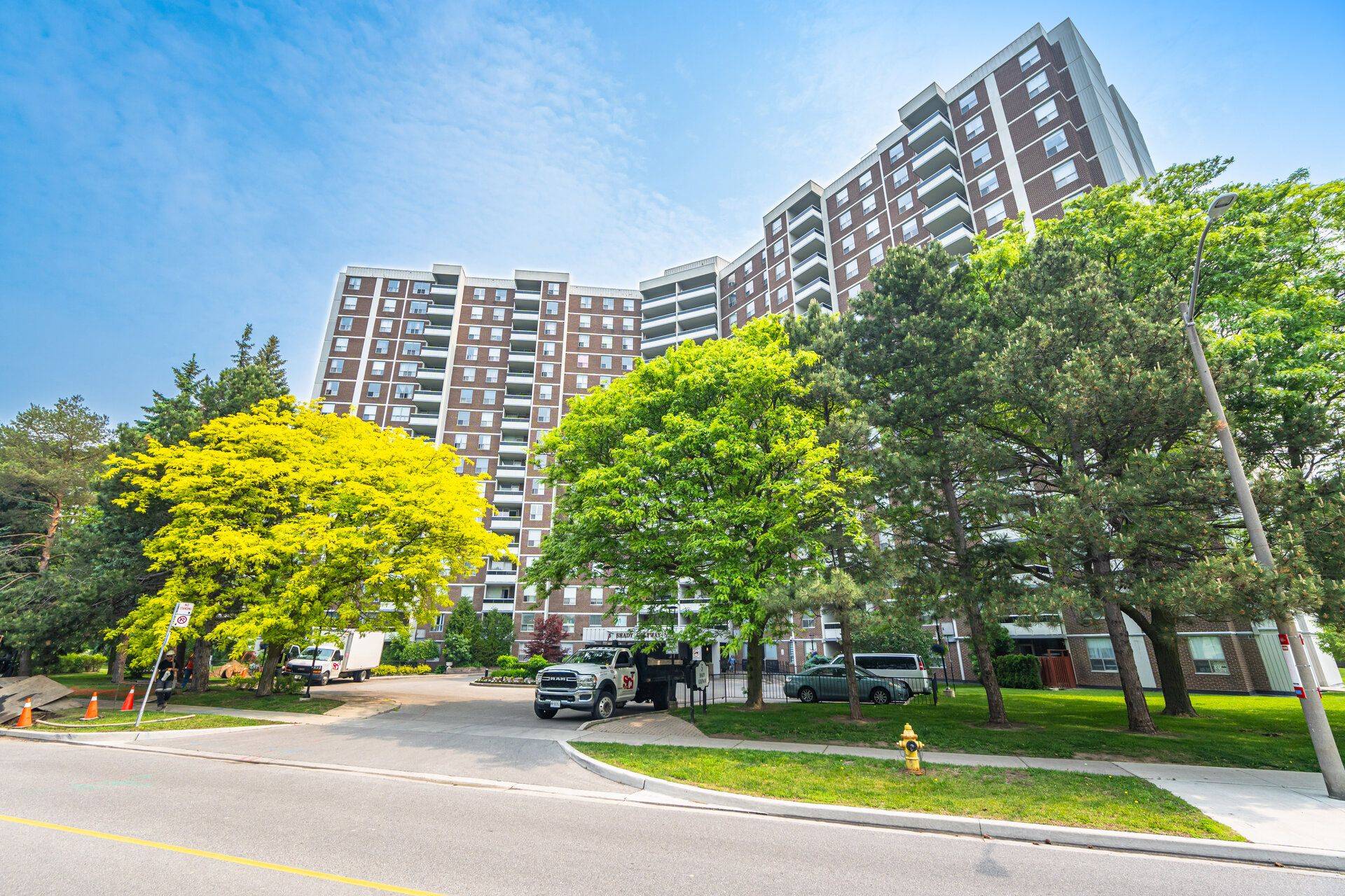 5 Shady Golfway #904, Toronto C11, ON M3C 3A5