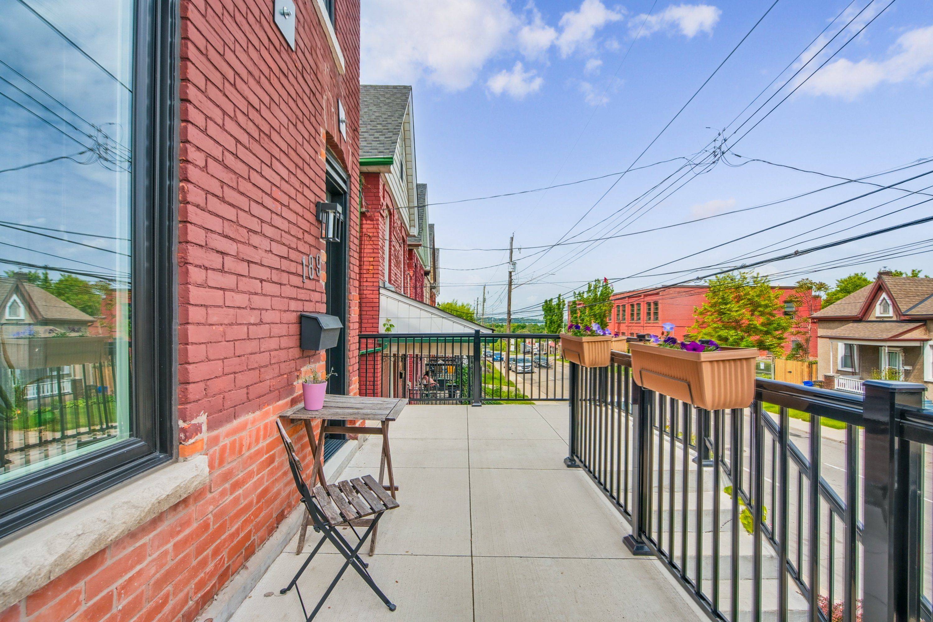 Hamilton, ON L8R 2W2,189 QUEEN ST N