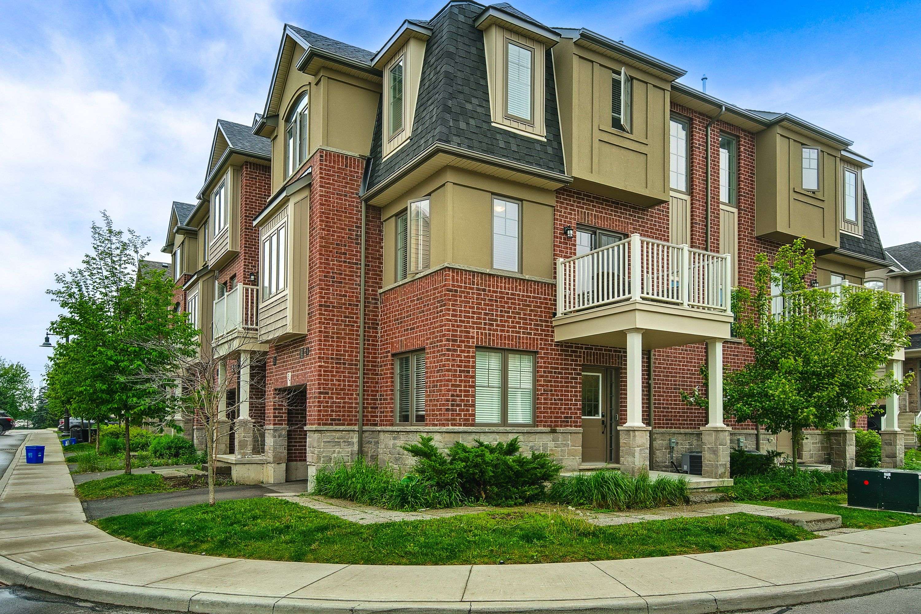 Hamilton, ON L9K 0K1,37 Marr LN