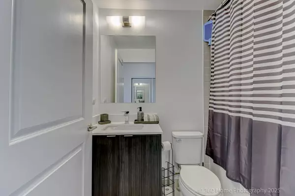 Vaughan, ON L6A 5B9,100 Eagle Rock WAY W #904