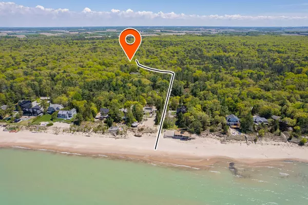 Lambton Shores, ON N0M 1T0,10445 Pinetree DR