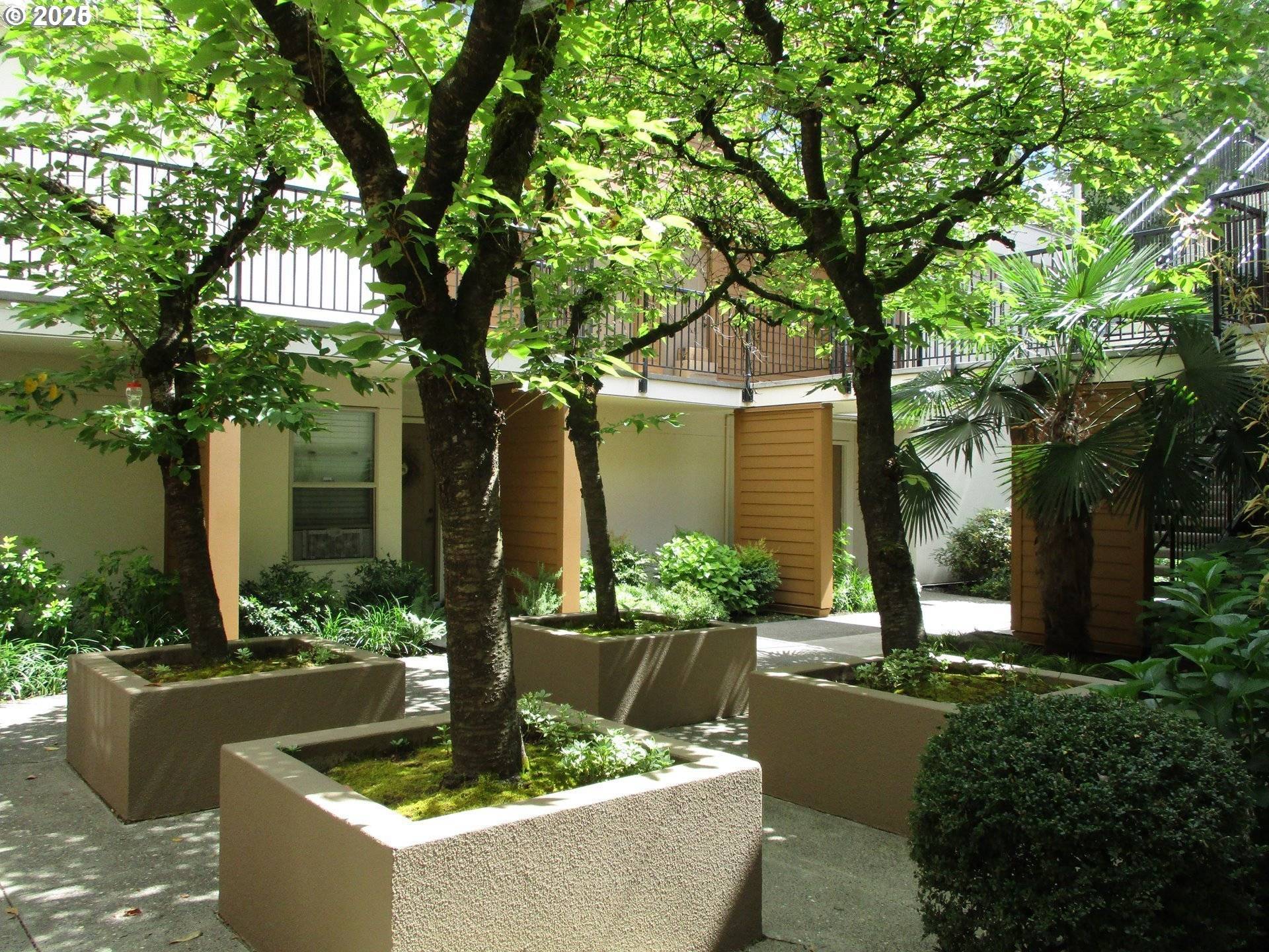 Portland, OR 97201,1535 SW CLAY ST #131